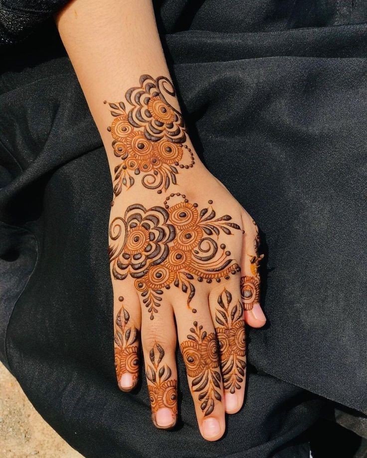 mehndi design photo